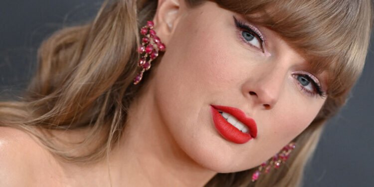 LOS ANGELES, CALIFORNIA - FEBRUARY 02: (FOR EDITORIAL USE ONLY) Taylor Swift attends the 67th GRAMMY Awards at Crypto.com Arena on February 02, 2025 in Los Angeles, California. (Photo by Axelle/Bauer-Griffin/FilmMagic)