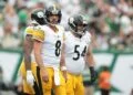 Sep 7, 2025; East Rutherford, New Jersey, USA; Pittsburgh Steelers quarterback Aaron Rodgers (8) look up during the game against the New York Jets at MetLife Stadium. Mandatory Credit: Vincent Carchietta-Imagn Images