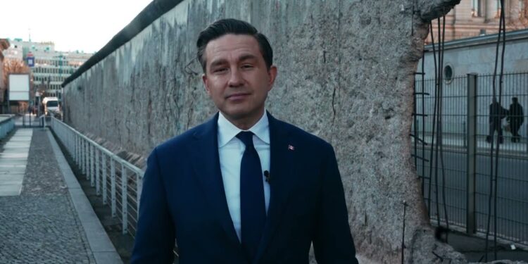 Berlin Wall in 1962 symbolizing division and deadly escape attempts like Peter Fector's