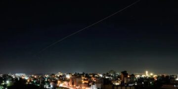 Missile launch representing Iran's attacks toward northern Israel amid escalating regional tensions